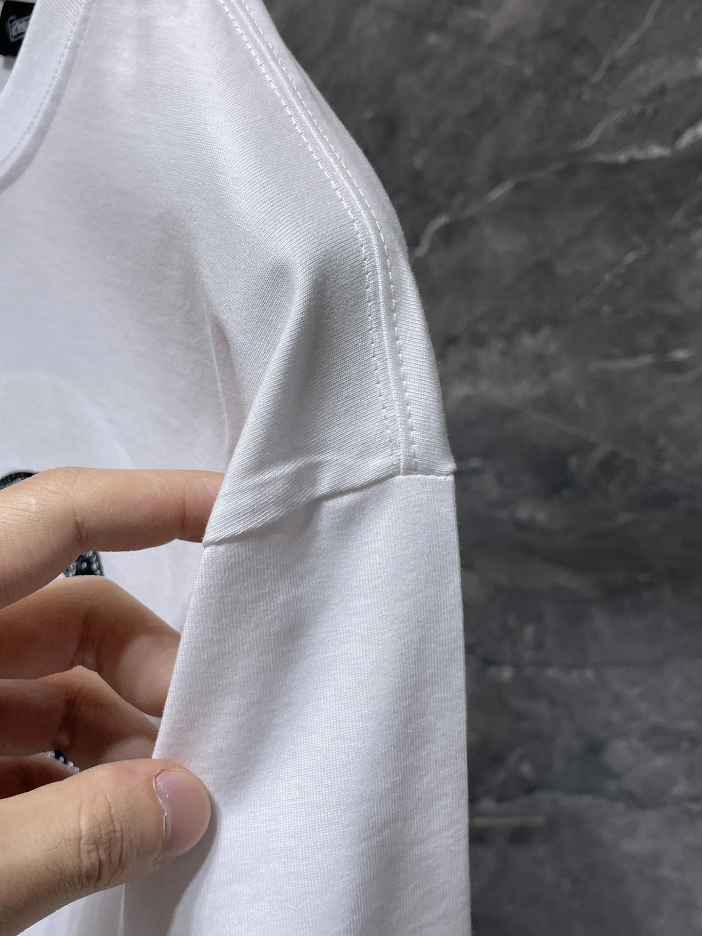 P160 New Chrome Hearts 25ss for summer. High-weight, environmentally friendly and high-quality top-quality fabric. 260g~270g. Cro cross and horseshoes embroidered short sleeves. Counter synchronization. 1:1 replica version. Recommended colors: white, black.